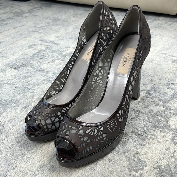 Valentino Garavani Laser Cut Leather Platform Peep Toe Heel Pumps Brown 40 - Picture 6 of 15